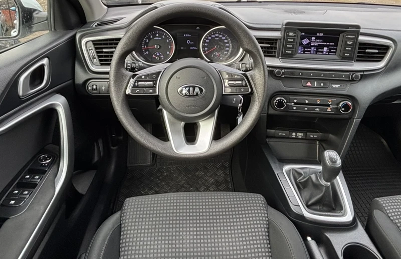 Kia Ceed 1.4 100 hp, снимка 9 - Автомобили и джипове - 53163224