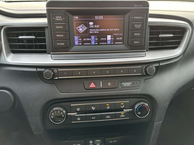 Kia Ceed 1.4 100 hp, снимка 11 - Автомобили и джипове - 53163224