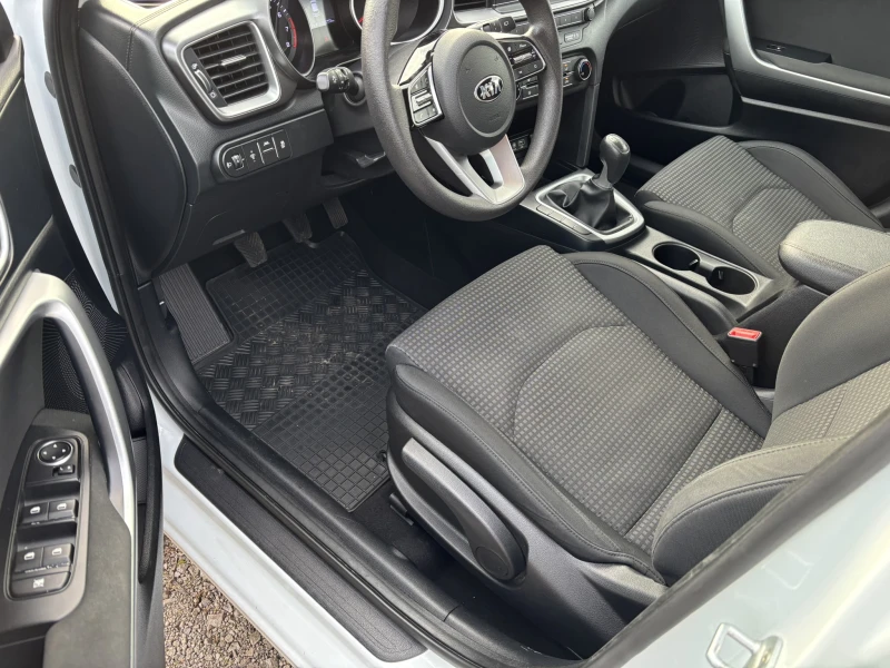 Kia Ceed 1.4 100 hp, снимка 7 - Автомобили и джипове - 53163224
