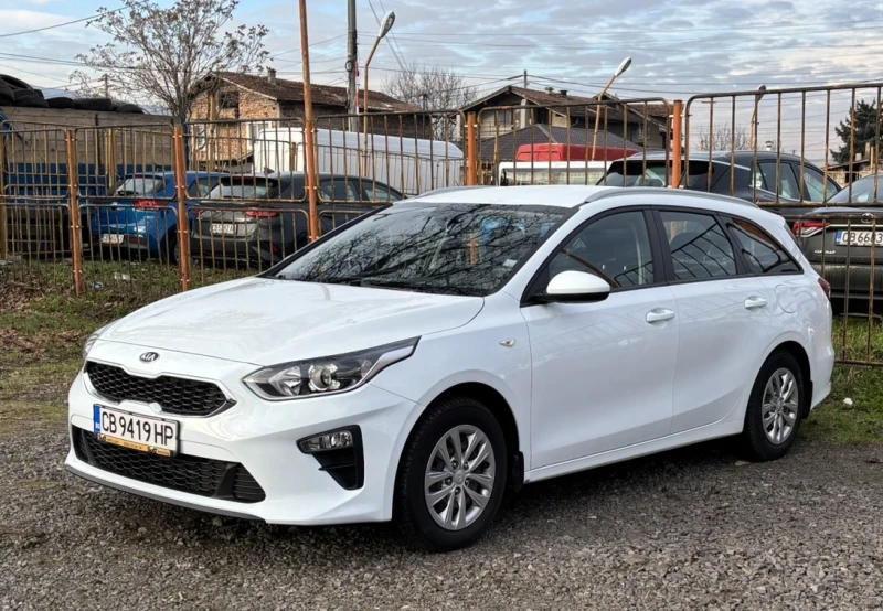 Kia Ceed 1.4 100 hp, снимка 4 - Автомобили и джипове - 53163224