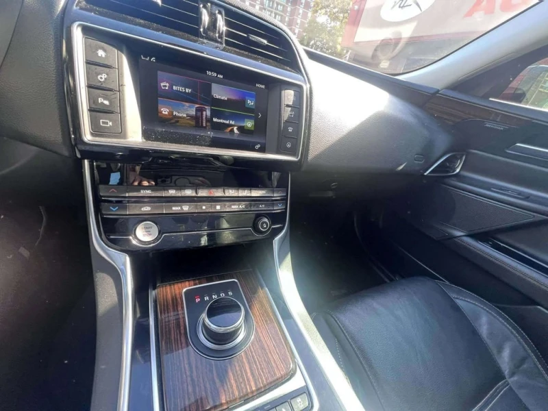 Jaguar XE * Prestige * CARFAX * ЦЕНА ДО БГ, снимка 7 - Автомобили и джипове - 53344010