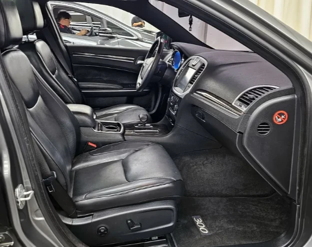 Chrysler 300c 3.6 - изображение 9