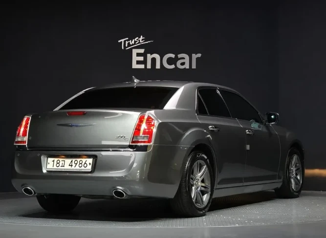 Chrysler 300c 3.6 - изображение 2