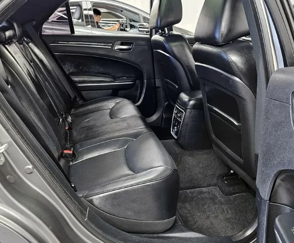 Chrysler 300c 3.6 - изображение 10