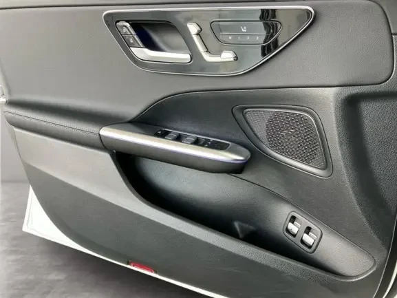 Mercedes-Benz C 400 e 4Matic = AMG Line = Advanced Plus Гаранция - изображение 5