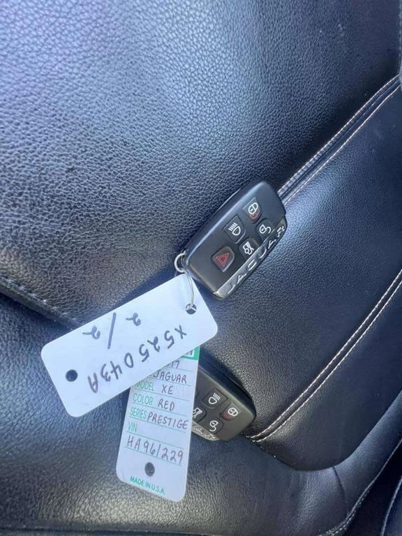 Jaguar XE * Prestige * CARFAX * ЦЕНА ДО БГ, снимка 14 - Автомобили и джипове - 53344010