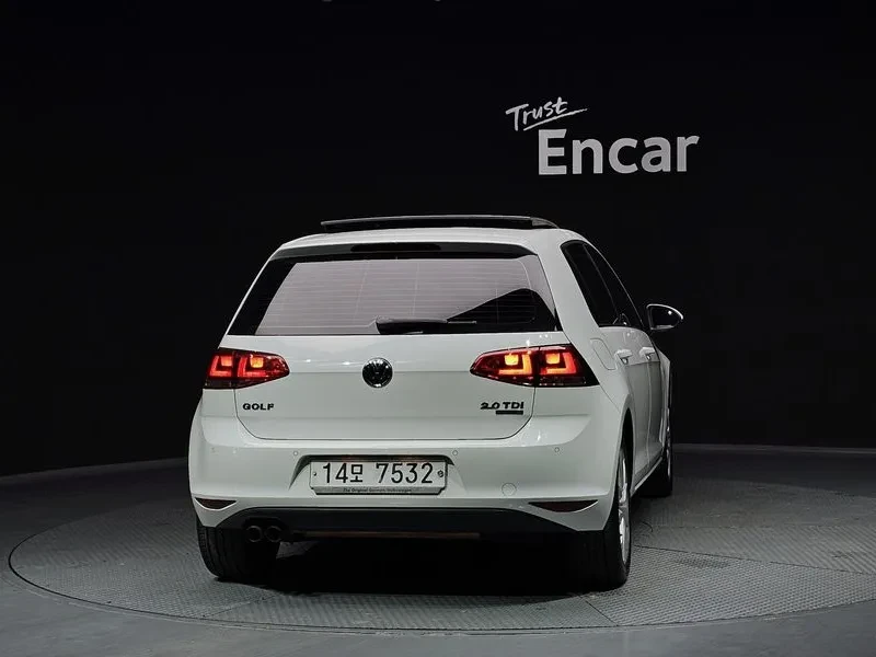 VW Golf 2.0 TDI, снимка 4 - Автомобили и джипове - 54300726