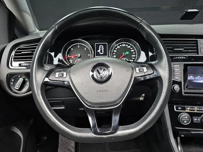 VW Golf 2.0 TDI, снимка 13 - Автомобили и джипове - 54300726