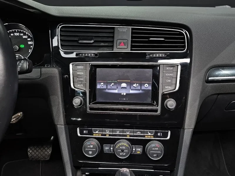 VW Golf 2.0 TDI, снимка 14 - Автомобили и джипове - 54300726
