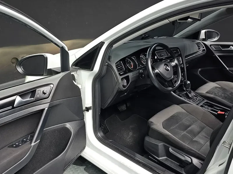 VW Golf 2.0 TDI, снимка 11 - Автомобили и джипове - 54300726