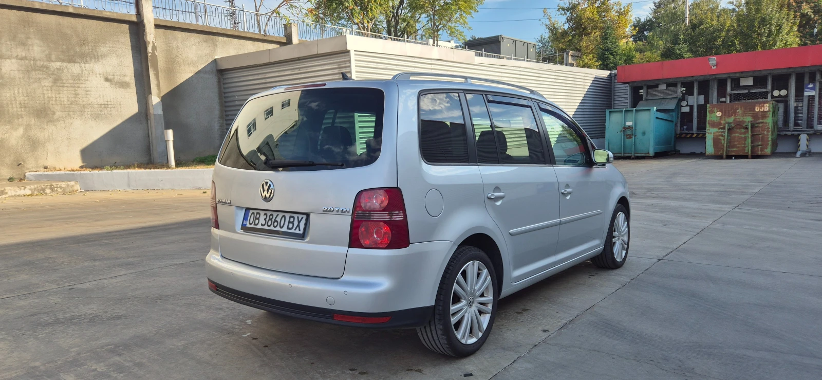 VW Touran 2.0TDI 140к.с Highline - изображение 5