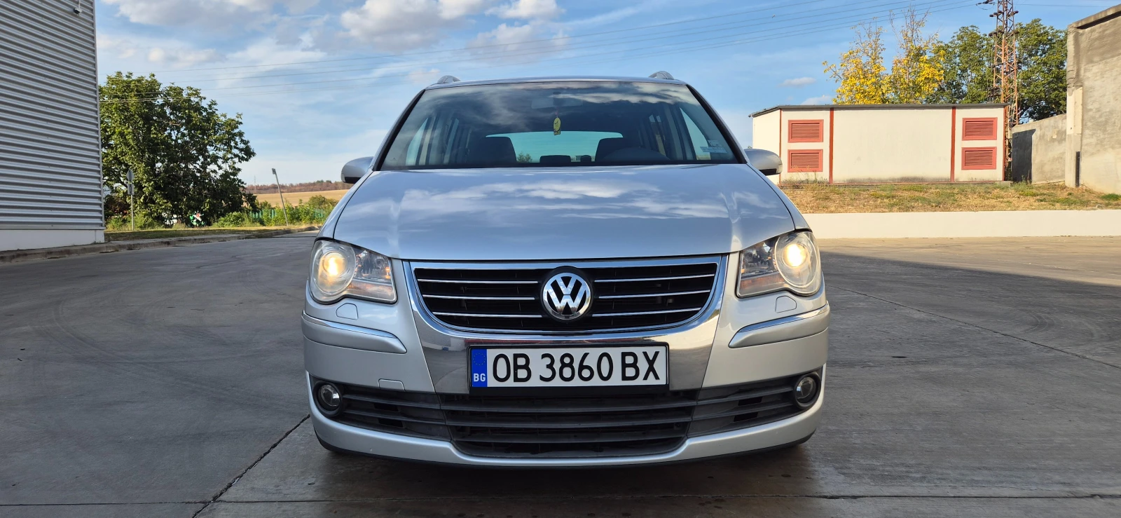 VW Touran 2.0TDI 140к.с Highline - изображение 2