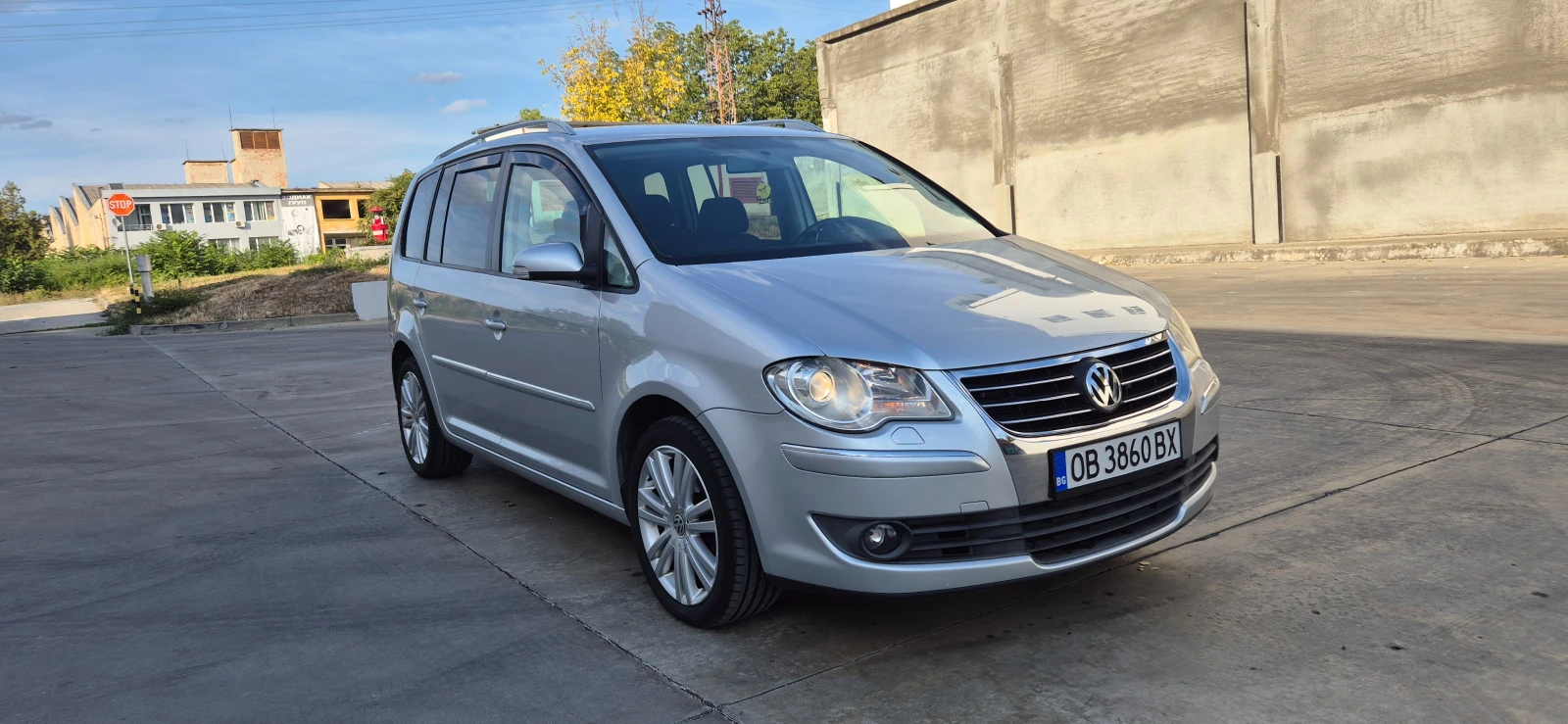 VW Touran 2.0TDI 140к.с Highline - изображение 3