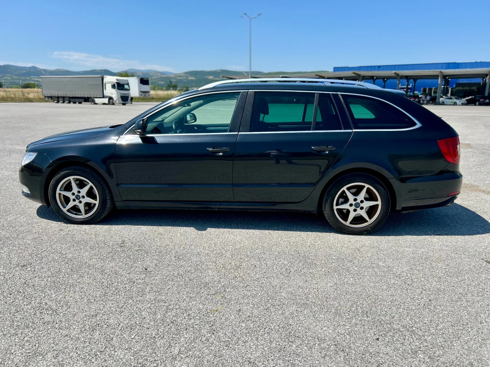 Skoda Superb 2.0 TDI DSG - изображение 5