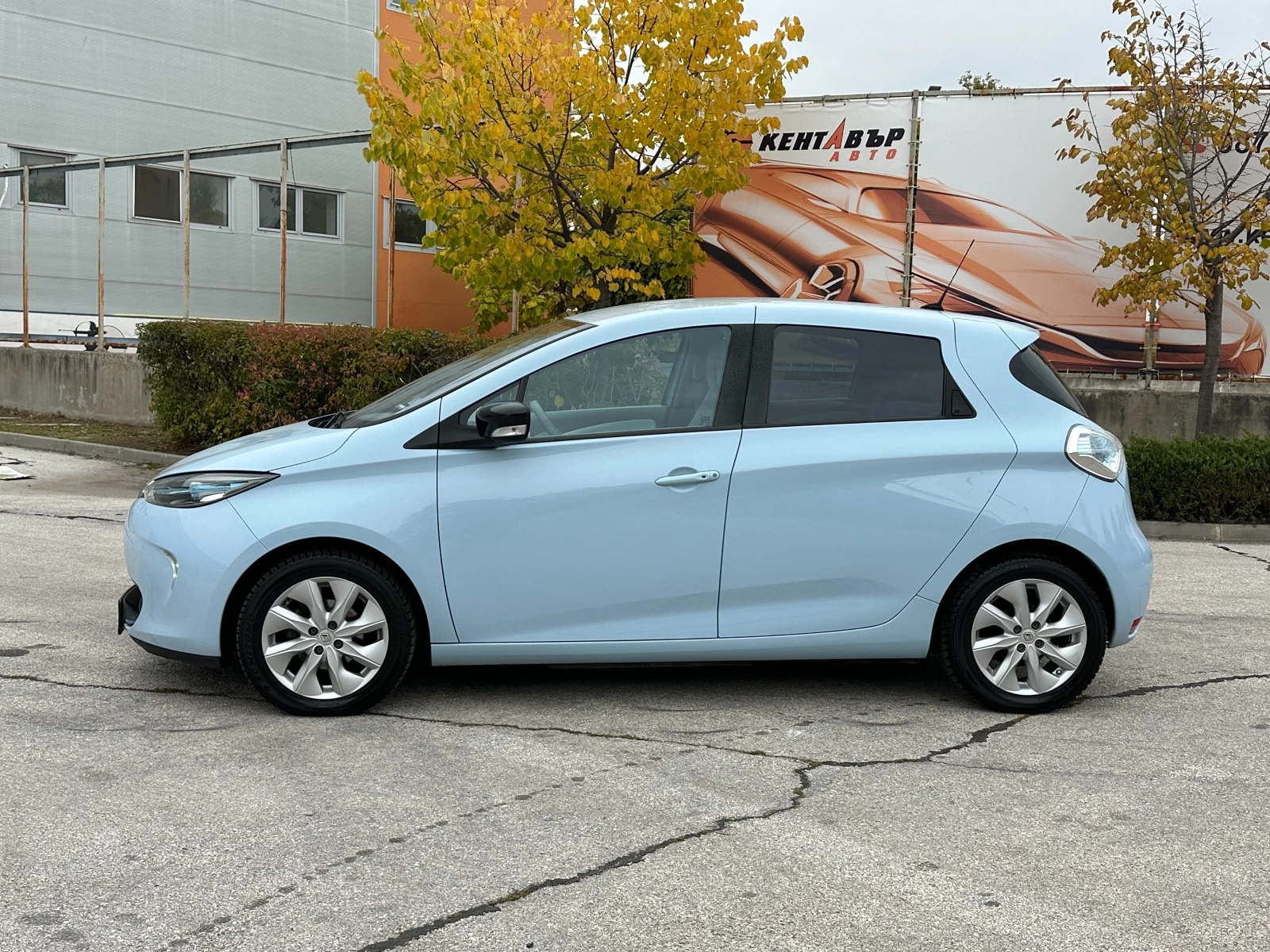Renault Zoe 20 kWh 58 к.с. - изображение 2