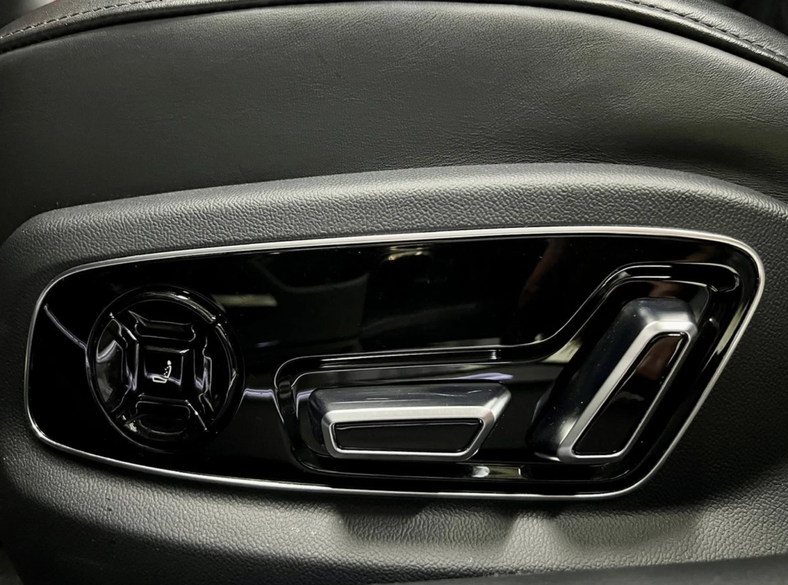 Audi S8 4.0TFSI Quattro  - изображение 10