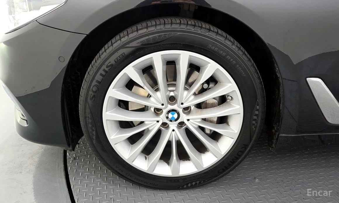 BMW 530, снимка 5 - Автомобили и джипове - 54388392