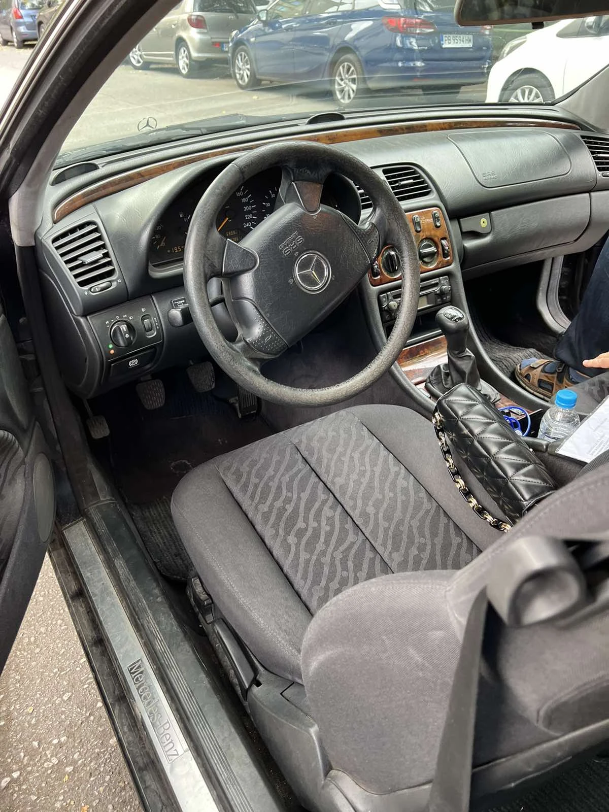 Mercedes-Benz CLK 200, снимка 5 - Автомобили и джипове - 54843486
