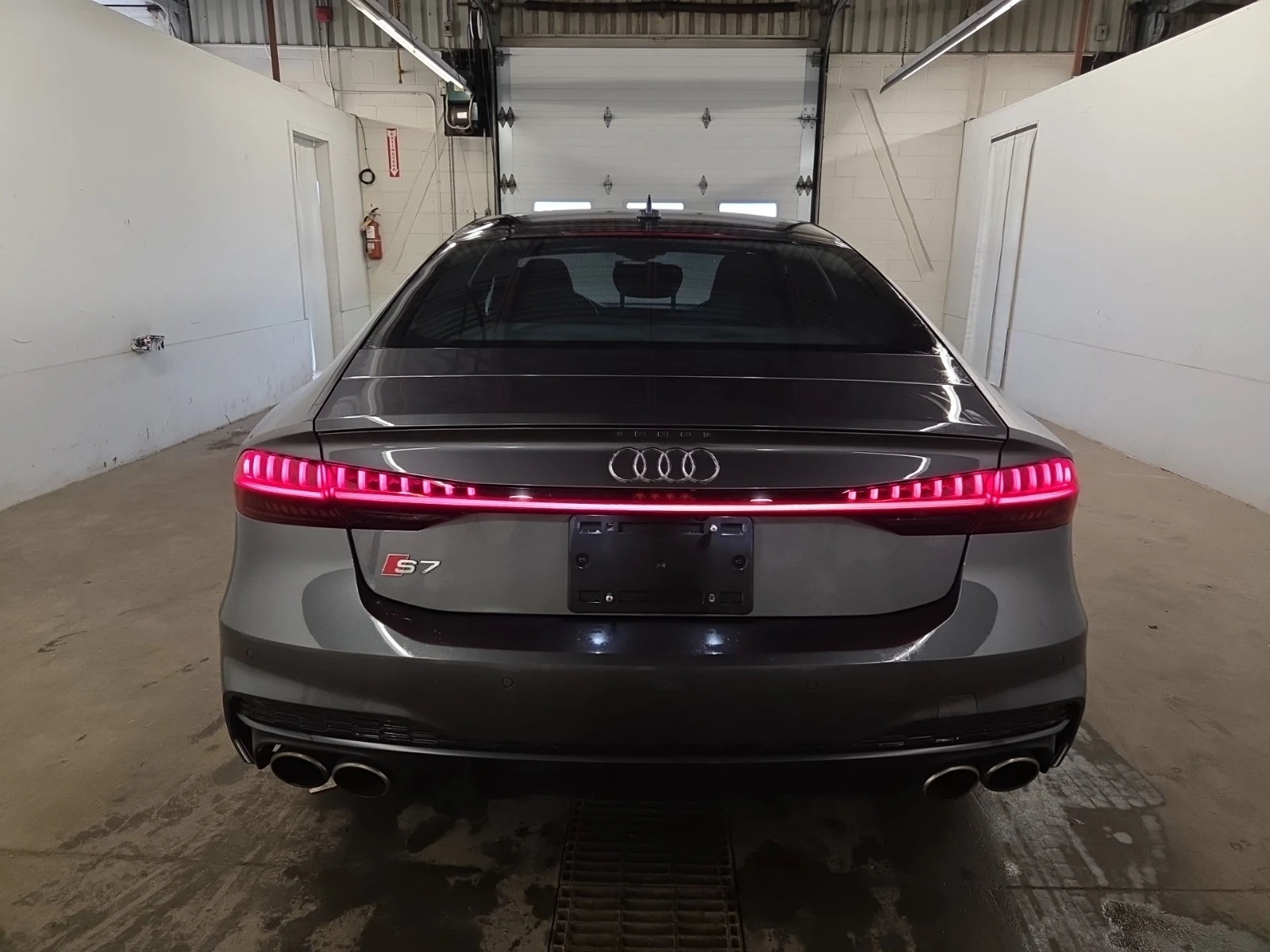 Audi S7 SPORTBACK/BANG&OLUFSEN/HEAD UP/360/ОБДУХВАНЕ, снимка 6 - Автомобили и джипове - 54977217