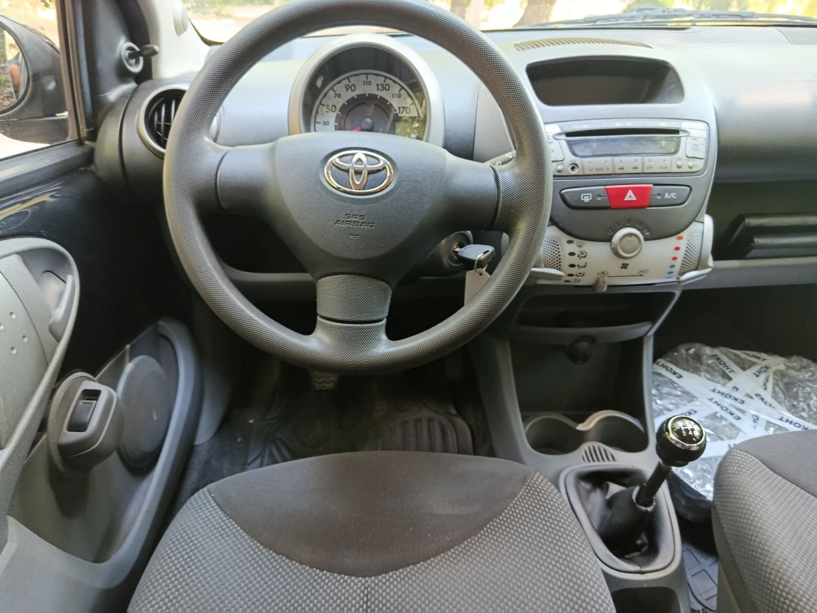Toyota Aygo Бензин 2012г Клима 4 врати, снимка 12 - Автомобили и джипове - 55123475