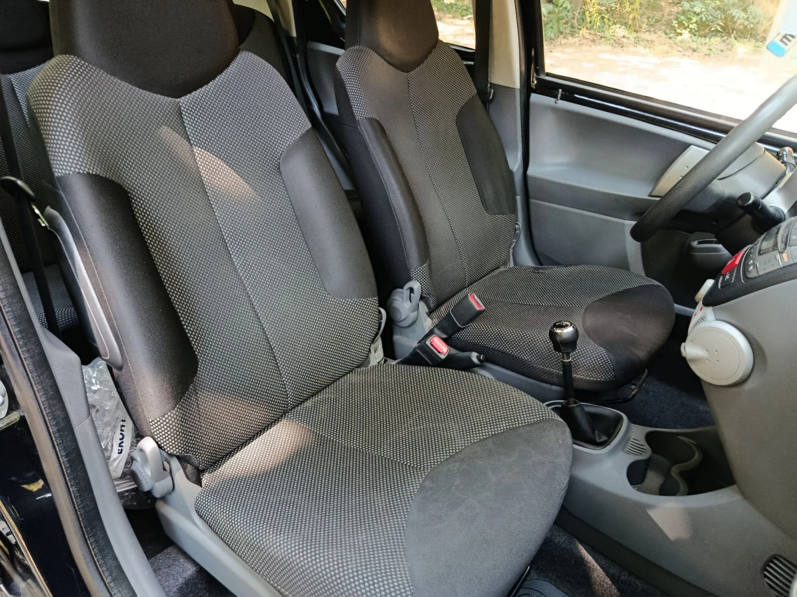 Toyota Aygo Бензин 2012г Клима 4 врати, снимка 10 - Автомобили и джипове - 55123475
