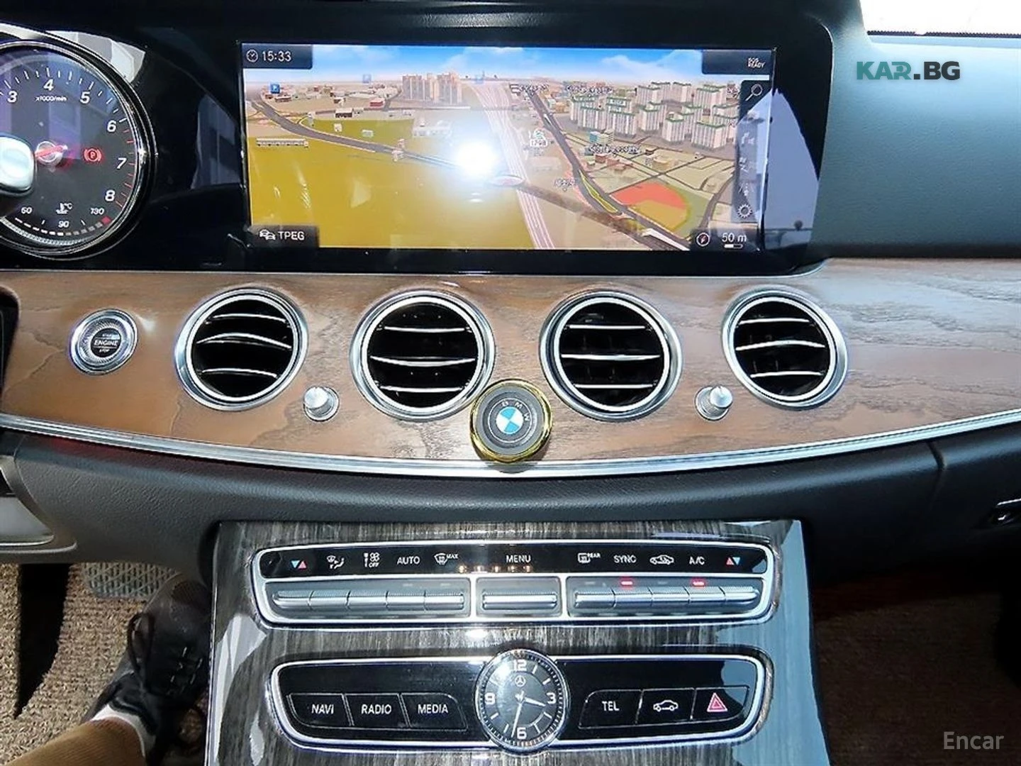Mercedes-Benz E 300 Exclusive* КОЖА* ОБДУХВ* ПАНО* НАВИ, снимка 14 - Автомобили и джипове - 55384901