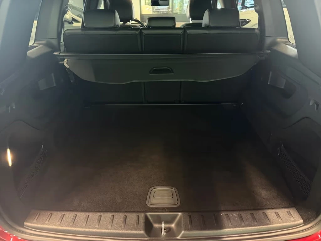 Mercedes-Benz EQB 350/4MATIC/292HP/AMG/NIGHT/PANO/HUD/MEMO/557q, снимка 11 - Автомобили и джипове - 55491546