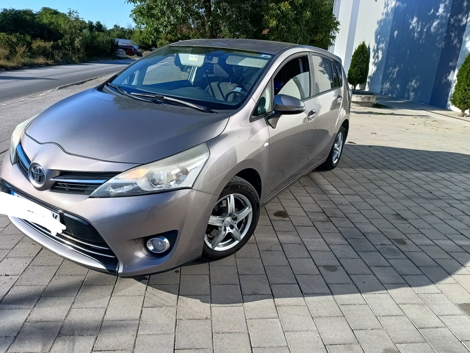 Toyota Verso, снимка 3 - Автомобили и джипове - 55695632
