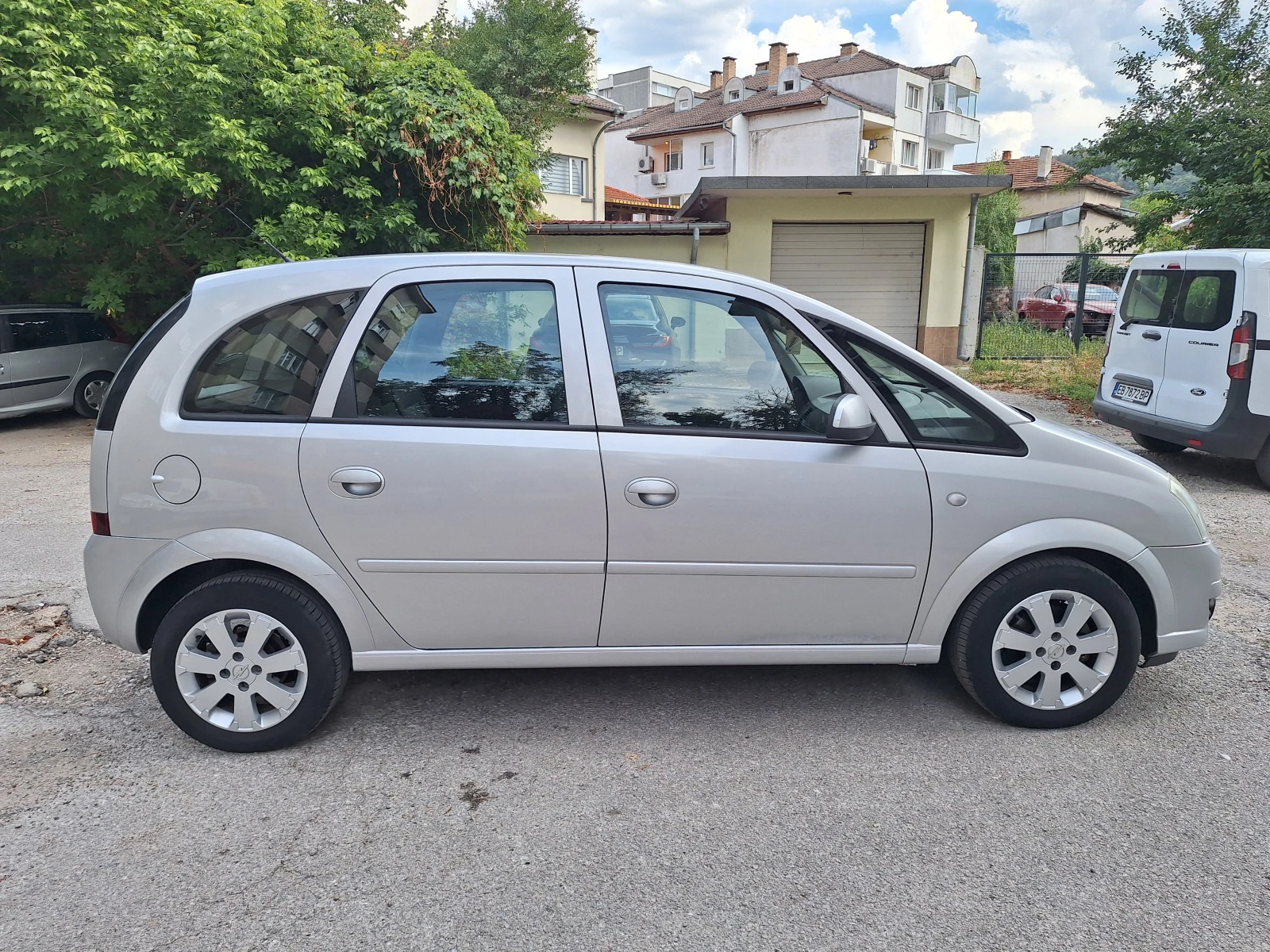 Opel Meriva 1.4i Face!, снимка 10 - Автомобили и джипове - 55942952