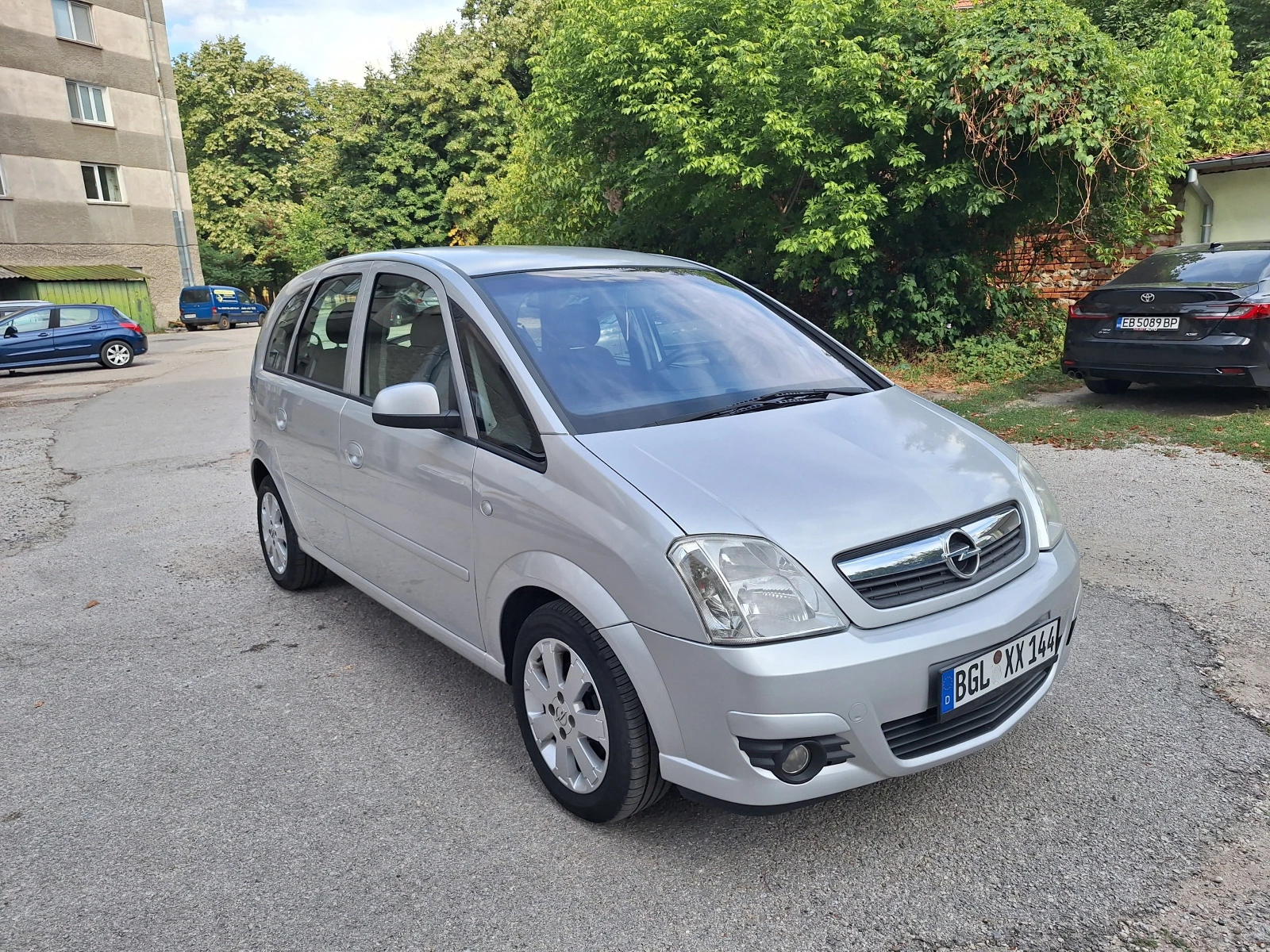 Opel Meriva 1.4i Face!, снимка 14 - Автомобили и джипове - 55942952