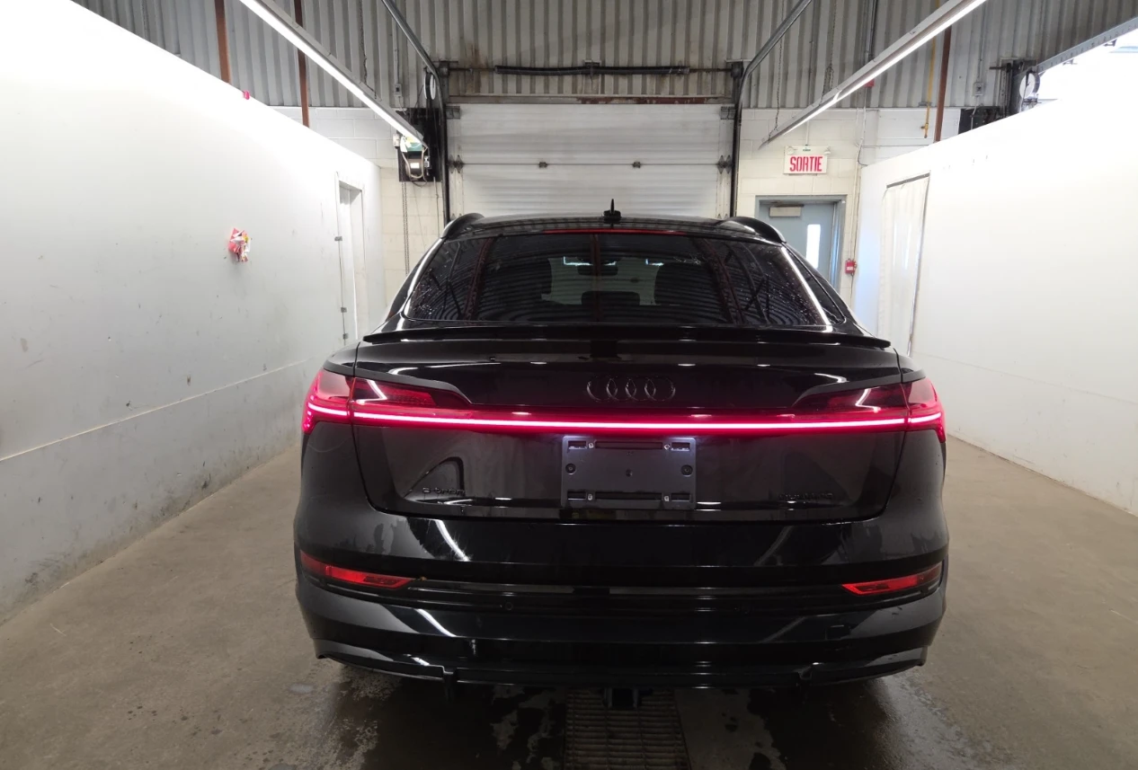 Audi E-Tron SPORTBACK* S-line* QUATTRO* Black optic* 360* ПАНО, снимка 4 - Автомобили и джипове - 56086235