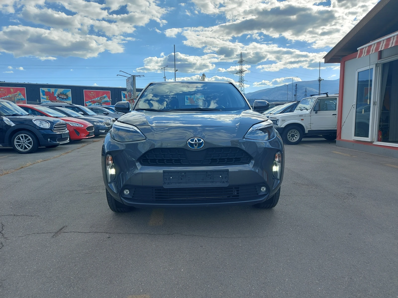 Toyota Yaris Cross 1.5 HYBRID* GR * 62 400 км!, снимка 2 - Автомобили и джипове - 56104991