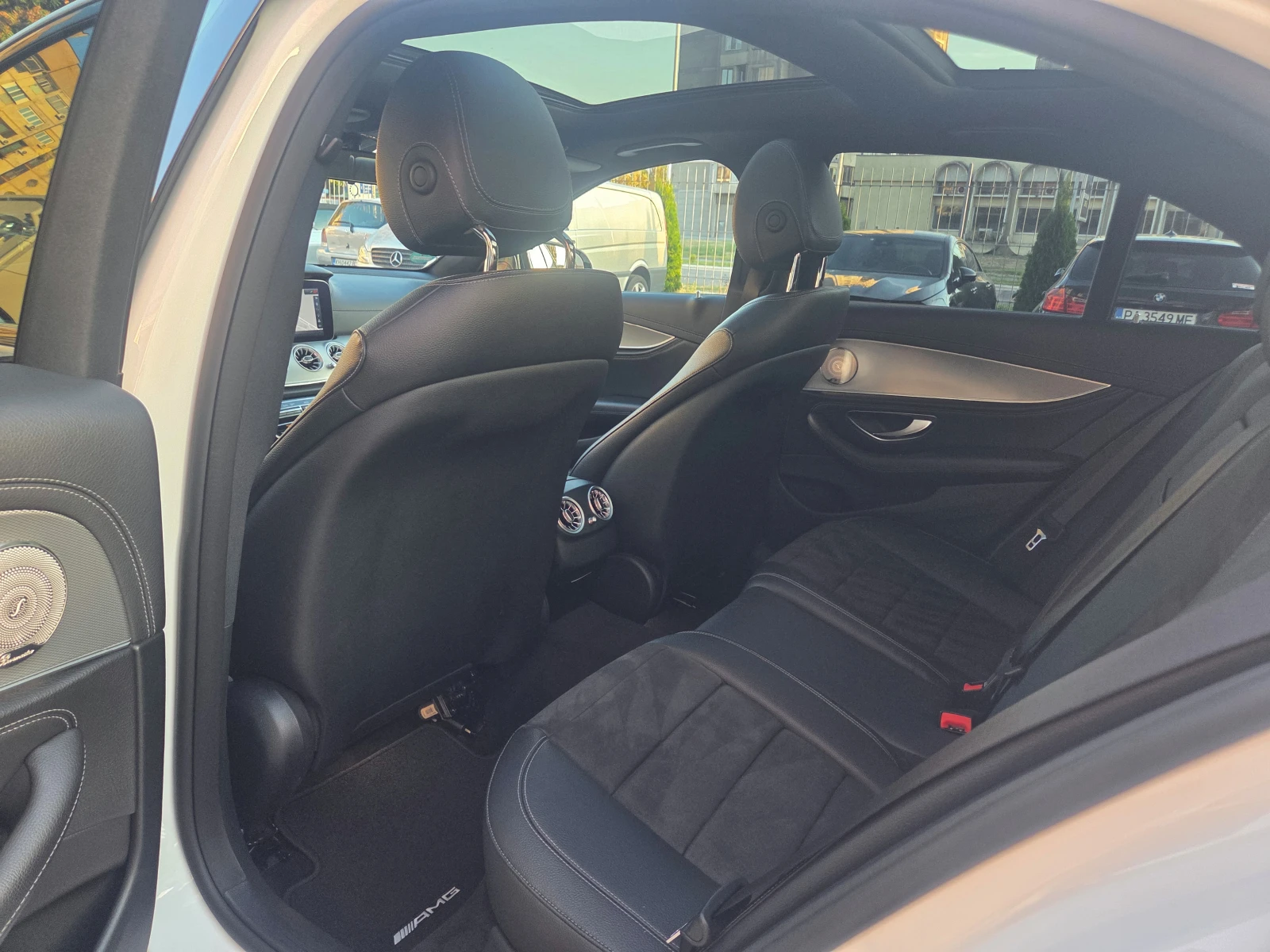 Mercedes-Benz E 350 d///AMG Line/BURMESTER/DIGITAL/NAVI/KAMEPA, снимка 16 - Автомобили и джипове - 56307920