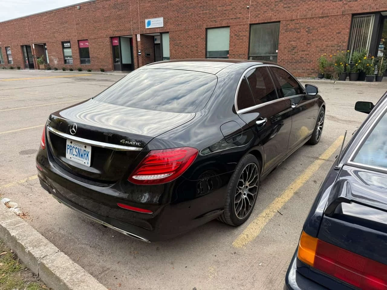 Mercedes-Benz E 350 CARFAX, снимка 11 - Автомобили и джипове - 56721135