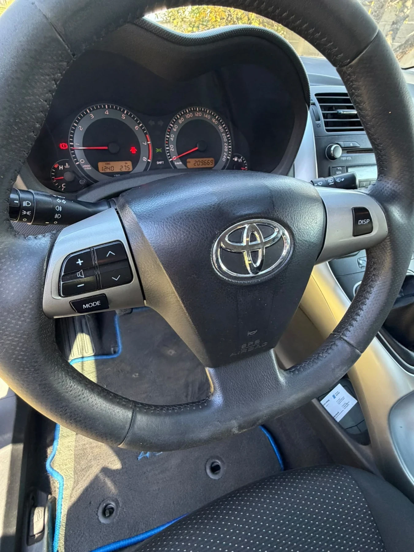 Toyota Auris, снимка 6 - Автомобили и джипове - 56740264
