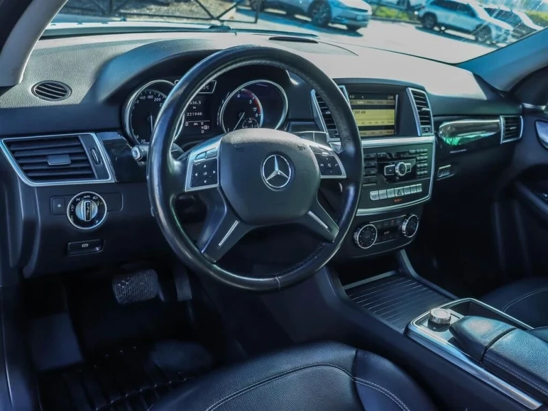 Mercedes-Benz ML 350 AMG panorama Harman&Kardon, снимка 8 - Автомобили и джипове - 52317620