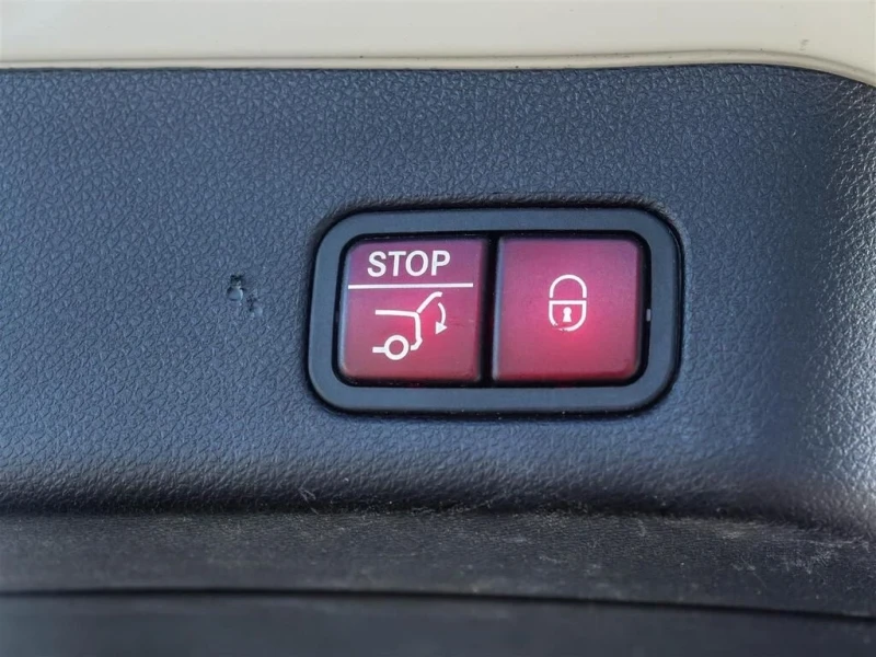 Mercedes-Benz ML 350 AMG panorama Harman&Kardon, снимка 15 - Автомобили и джипове - 52317620