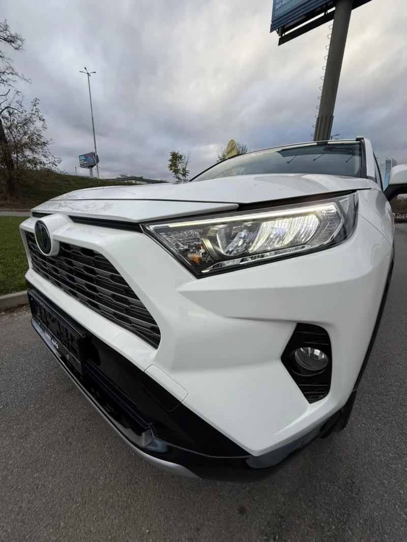 Toyota Rav4 HYBRID 65000, снимка 2 - Автомобили и джипове - 52325852