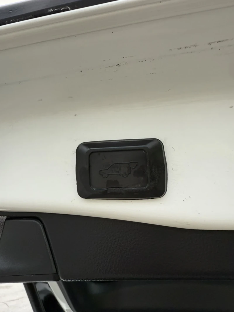 Toyota Rav4 HYBRID 65000, снимка 14 - Автомобили и джипове - 52325852