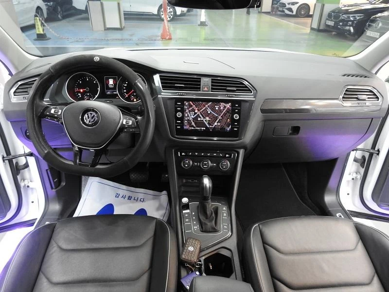 VW Tiguan 2nd Generation Premium* ДИСТРОНИК, снимка 15 - Автомобили и джипове - 54863894