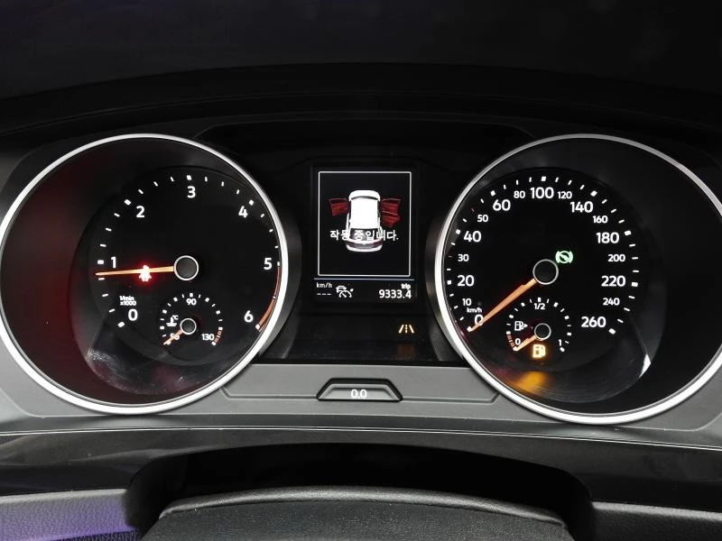 VW Tiguan 2nd Generation Premium* ДИСТРОНИК, снимка 7 - Автомобили и джипове - 54863894