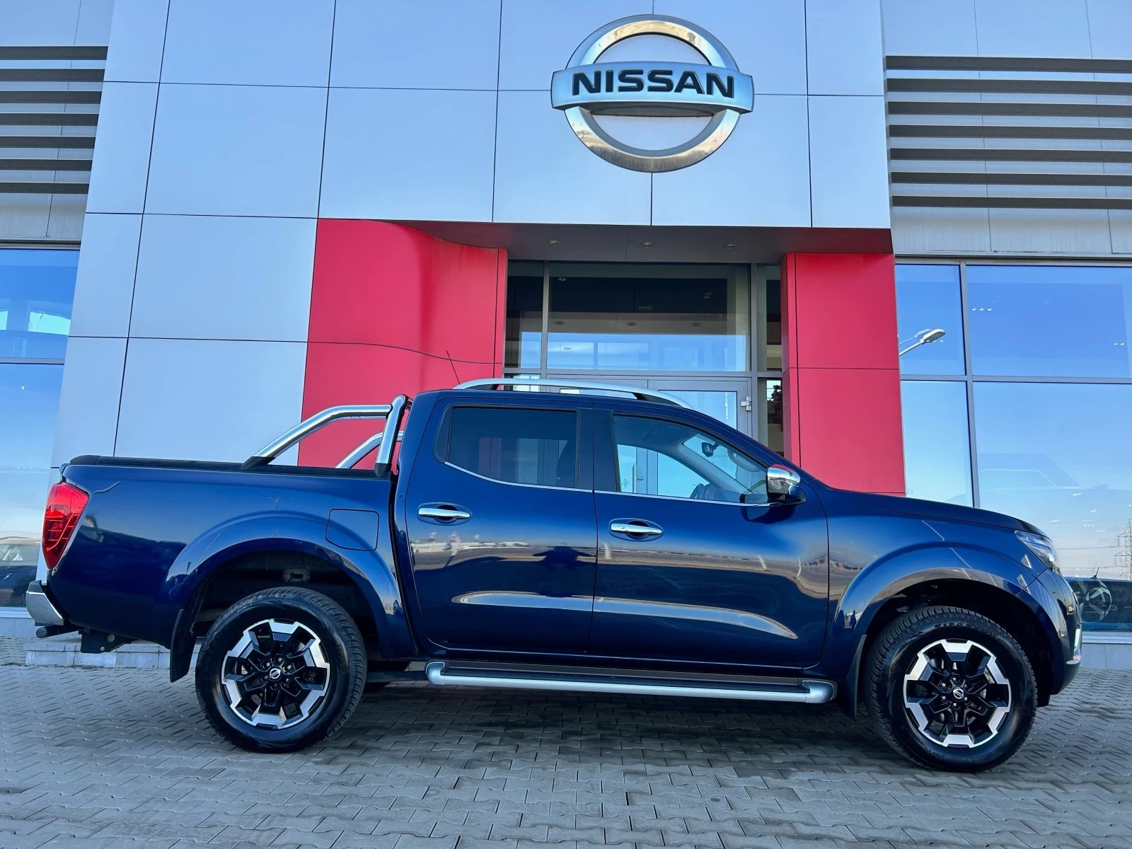 Nissan Navara 2.3 dCi 7A/T Tekna - изображение 2