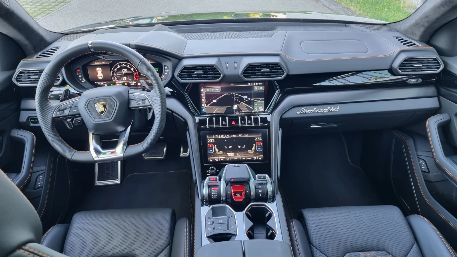 Lamborghini Urus Nero Helene/Ceramic/HUD/360'', снимка 17 - Автомобили и джипове - 53865707