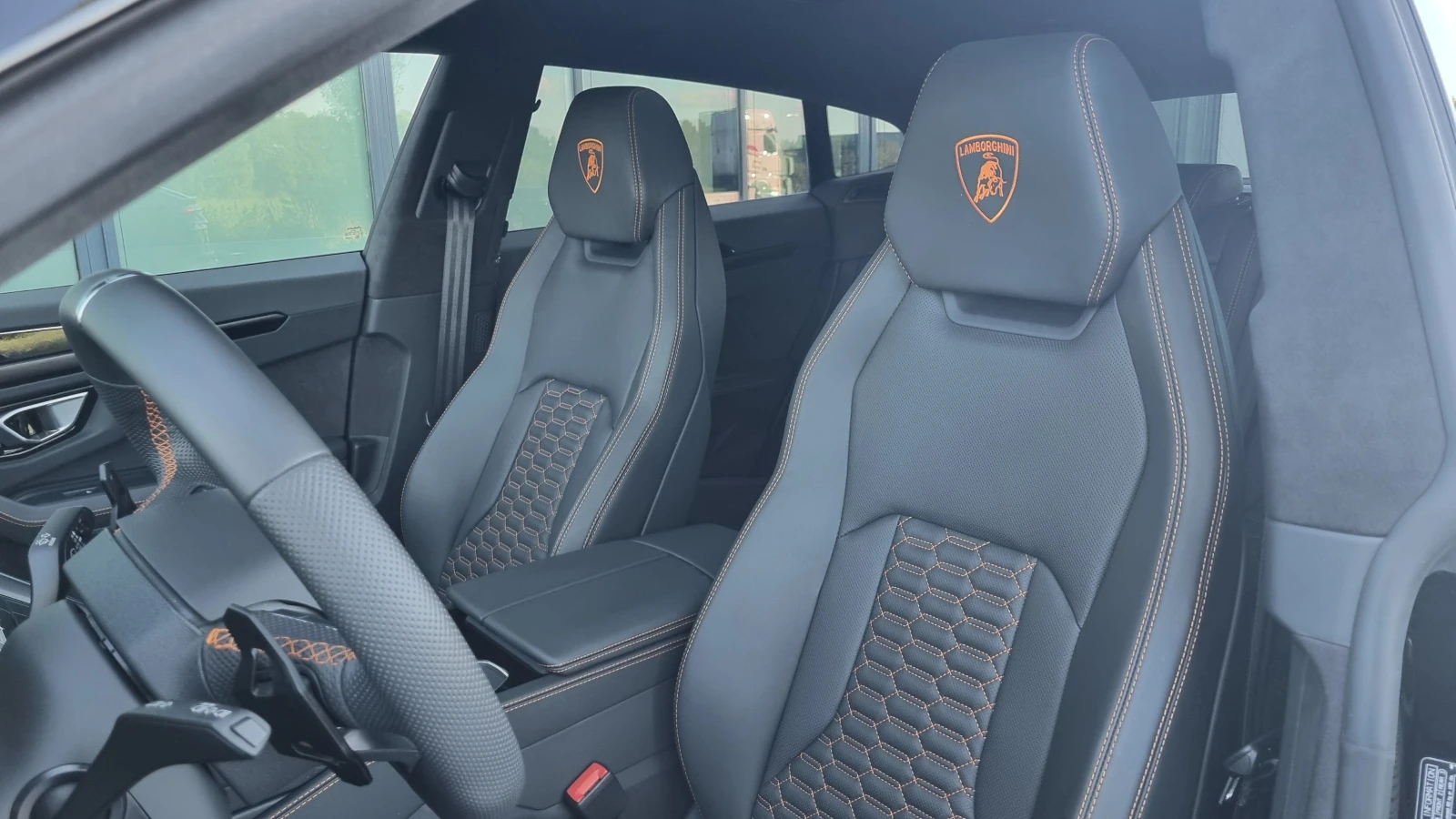 Lamborghini Urus Nero Helene/Ceramic/HUD/360'', снимка 14 - Автомобили и джипове - 53865707