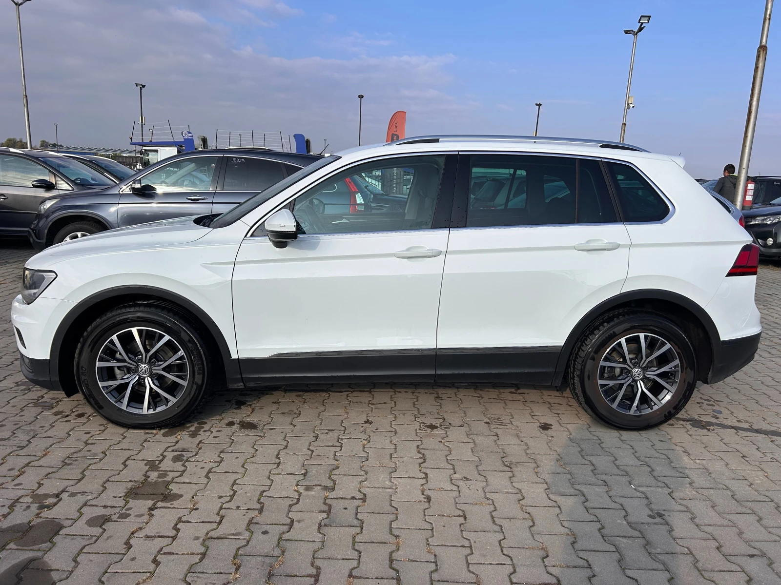 VW Tiguan 1.6TDI NAVI EURO 6 - изображение 9