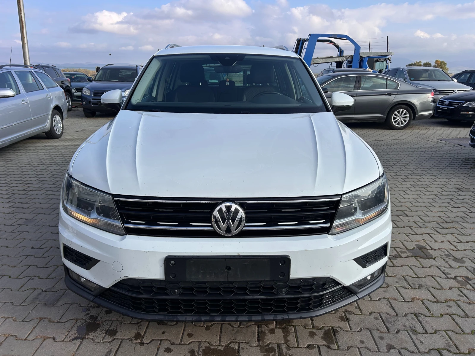 VW Tiguan 1.6TDI NAVI EURO 6 - изображение 3