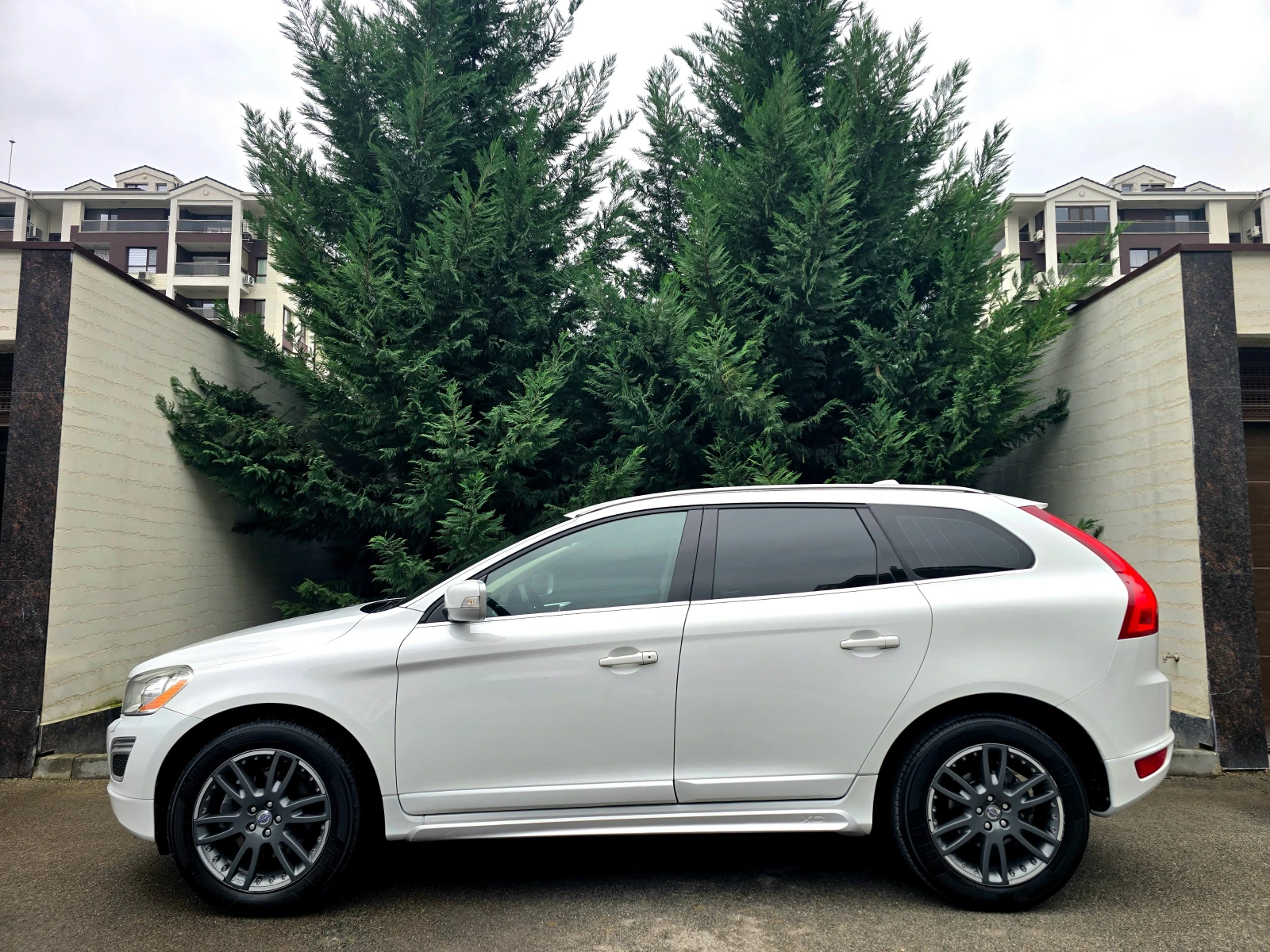 Volvo XC60 Volvo XC60 2.4 D5 Momentum AWD - изображение 8