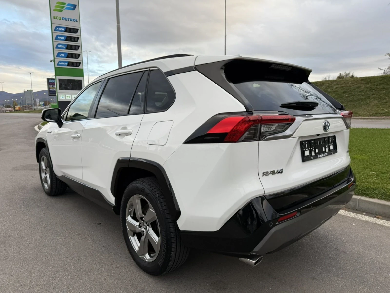 Toyota Rav4 HYBRID 65000 | Mobile.bg   5