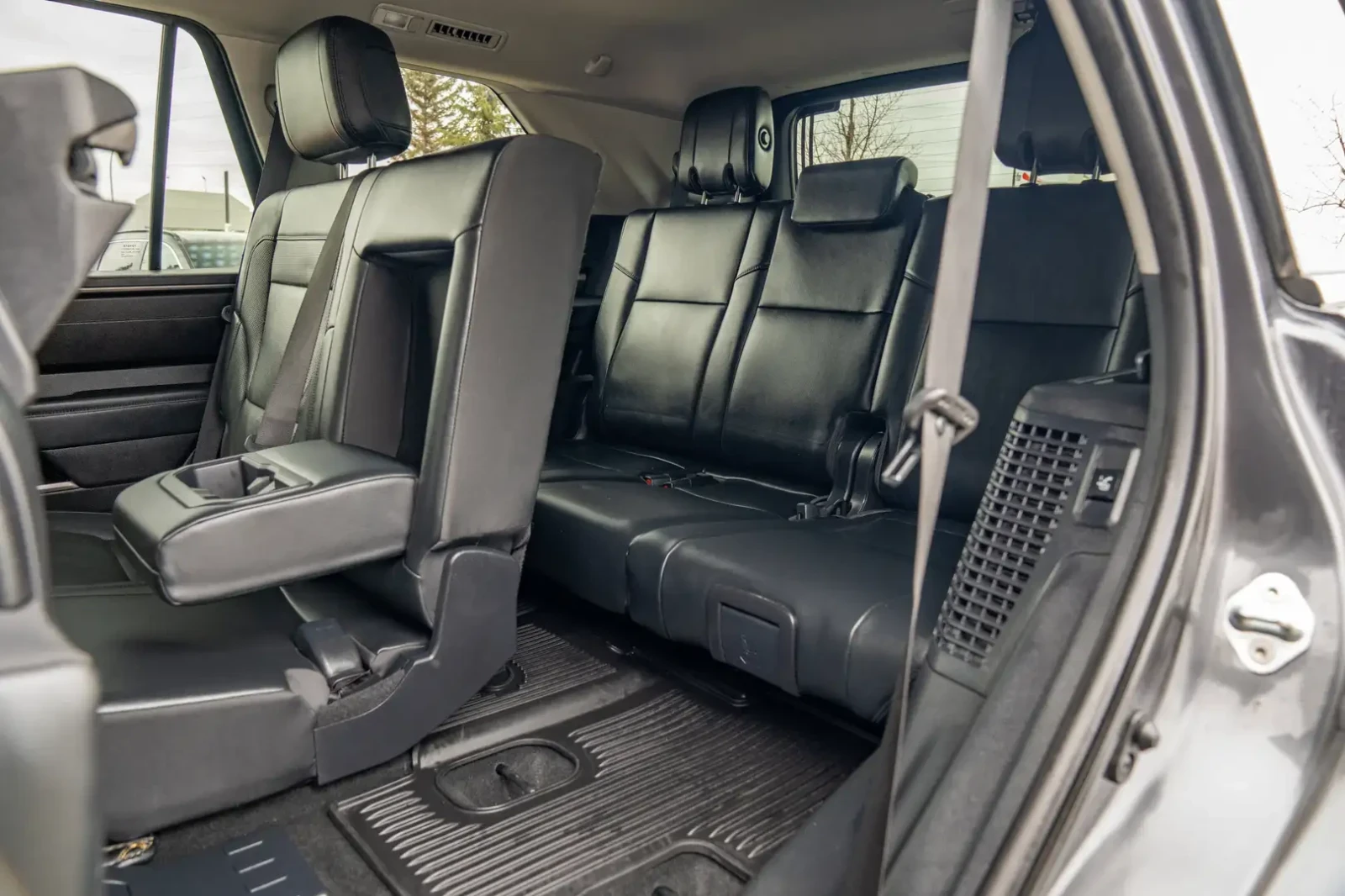 Toyota Sequoia 3.4 Hybrid limited TRD Off Road, снимка 12 - Автомобили и джипове - 54555832
