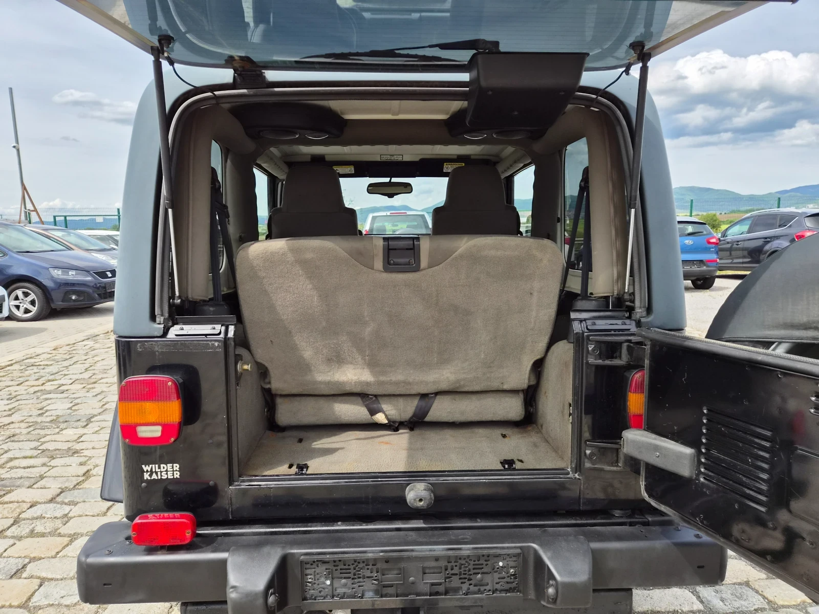 Jeep Wrangler 4.0i 177кс 2003г. HARDTOP КЛИМАТИК, снимка 9 - Автомобили и джипове - 54606742